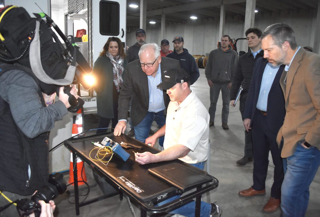 Governor Tim Walz visits Blue Earth News, Sports, Jobs Faribault